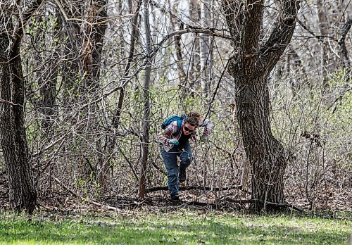 JOHN WOODS / FREE PRESS
Britt Moberg, friends, family and the Bear Clan searched near the Red River and Chief Peguis Trail for the remains of her father Earl Morberg who disappeared late December when he wandered away from his home in Winnipeg, Sunday, May 5, 2024.

Reporter: tyler