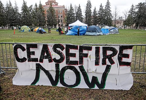 JOHN WOODS / FREE PRESS
About thirty people set up tents on The Quad at the U of MB in support of Palestine in the Israel v Palestine war Tuesday, May 7, 2024. 

Reporter: ?