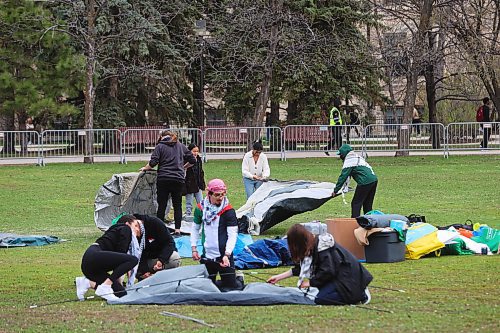 MIKE DEAL / FREE PRESS
Students for Justice in Palestine, a group at the University of Manitoba, set up an encampment in solidarity with the Palestinian people in Gaza in the quad at the Fort Garry campus Tuesday morning. The encampment will run from 9 a.m. to 11 p.m. for the next three days.
240507 - Tuesday, May 7, 2024