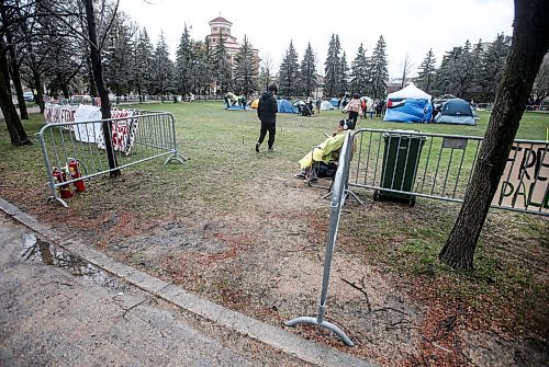 JOHN WOODS / FREE PRESS
About thirty people set up tents on The Quad at the U of MB in support of Palestine in the Israel v Palestine war Tuesday, May 7, 2024. 

Reporter: ?