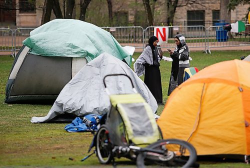 JOHN WOODS / FREE PRESS
About thirty people set up tents on The Quad at the U of MB in support of Palestine in the Israel v Palestine war Tuesday, May 7, 2024. 

Reporter: ?