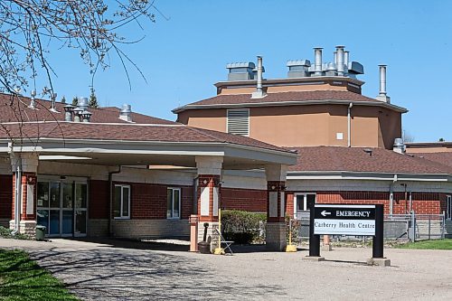 The emergency entrance to the Carberry Health Centre. Three doctors will staff the facility on a rotating basis, Premier Wab Kinew told the Sun yesterday. (Matt Goerzen/The Brandon Sun)