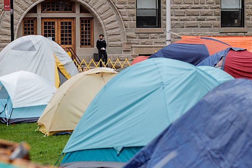 JOHN WOODS / FREE PRESS
Security has been placed at the doors of U of Wpg buildings during Pro-Palestine protest in Winnipeg Tuesday, May 14, 2024. Allegedly access to buildings is limited to staff and students.

Reporter: ?