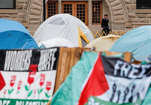 JOHN WOODS / FREE PRESS
Security has been placed at the doors of U of Wpg buildings during Pro-Palestine protest in Winnipeg Tuesday, May 14, 2024. Allegedly access to buildings is limited to staff and students.

Reporter: ?