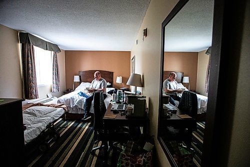 MIKAELA MACKENZIE / FREE PRESS

Des Kappel, displaced resident from Birchwood Terrace, with his dog Nemo in the hotel room they are currently staying in on Wednesday, May 15, 2024. 

For Tyler story.

