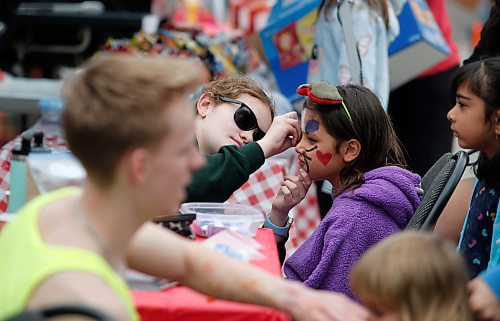 JOHN WOODS / FREE PRESS
Delaney does some face painting for children at the Gymkyds Gymnastics Centre fundraiser for the Children&#x573; Hospital Foundation of Manitoba Monday, May 20, 2024. Gymkids is hoping to raise more than $10000.

Reporter: standup