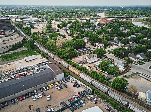 DAVID LIPNOWSKI / WINNIPEG FREE PRESS

The railroad tracks in Point Douglas, photographed Wednesday May 31, 2023.