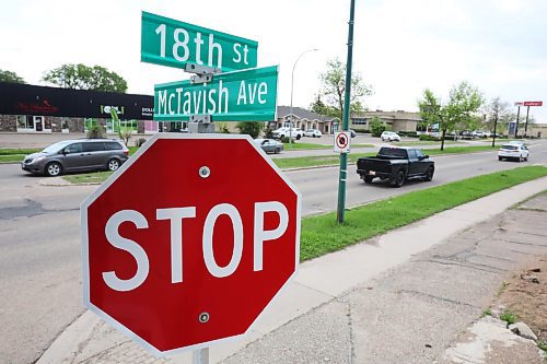 21052024
Commuters make their way north and south on 18th Street in Brandon on Tuesday afternoon. 18th Street has been chosen as the CAA&#x2019;s Worst Road in Manitoba.
(Tim Smith/The Brandon Sun)