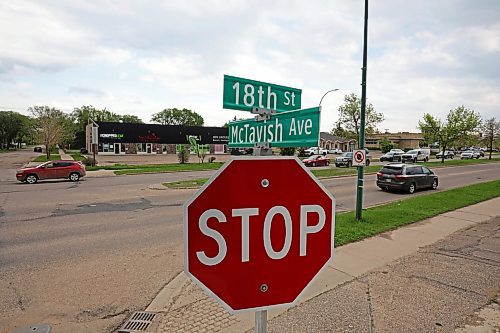 21052024
Commuters make their way north and south on 18th Street in Brandon on Tuesday afternoon. 18th Street has been chosen as the CAA&#x2019;s Worst Road in Manitoba.
(Tim Smith/The Brandon Sun)