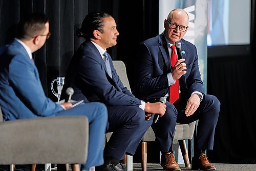 MIKE DEAL / FREE PRESS
Manitoba Premier Wab Kinew (centre) and Winnipeg Mayor Scott Gillingham (right) joined Ryan Kuffner (left), President &amp; CEO at Economic Development Winnipeg during the start of the EDW&#x2019;s AGM, Thursday morning.
240523 - Thursday, May 23, 2024.