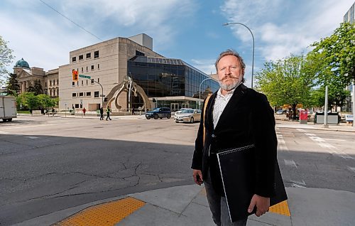 MIKE DEAL / FREE PRESS
James Culleton outside the Law Courts building with his sketchbook.
James Culleton has been making art in public for close to 30 years in Winnipeg, but his latest work has gotten the multi-disciplinary artist newfound attention. During the ongoing trial of Jeremy Skibicki, Culleton has served as courtroom artist, bringing his own sketch style to one of the most high profile criminal proceedings in modern Manitoban history.
See Ben Waldman story
240523 - Thursday, May 23, 2024.