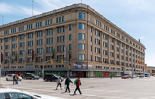 MIKE DEAL / FREE PRESS
The old Bay building at Portage Avenue and Memorial Boulevard.
The federal government is providing an additional $30 million to support the bold redevelopment of the former downtown Hudson&#x2019;s Bay Co. into a housing and cultural hub for Indigenous people.
240523 - Thursday, May 23, 2024.