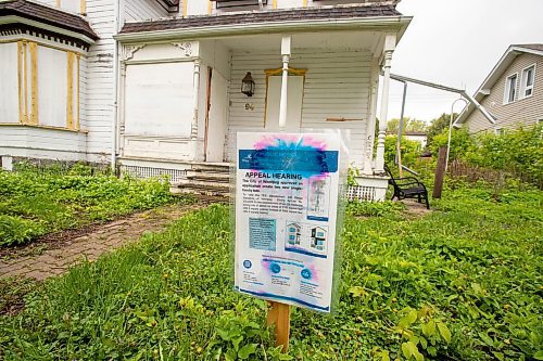 BROOK JONES / FREE PRESS
The Alexander Polson House at 94 Cathedral Ave. in Winnipeg, Man., is pictured Friday, May 24, 2024. The 130-year-old house, which is boarded up for years has historic significance. The owner has been trying to redevleop the land since 2021, however, area residnets want the house to be saved.