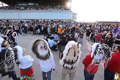 JASON HALSTEAD / FREE PRESS
Indigenous dancers perform on the opening day of live thoroughbred racing on May 20, 2024 at Assiniboia Downs.