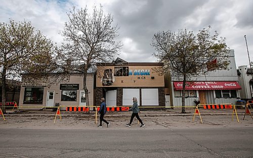 JOHN WOODS / FREE PRESS
A fire on Stonewall&#x2019;s Main Street has destroyed a business and apartments Monday, May 27, 2024. 

Reporter: ?