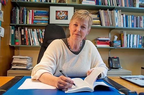 BROOK JONES / FREE PRESS
University of Manitoba sociology Prof. Susan Prentice is surrounded by books as she is pictured at her desk in her office inside the Isbister Building at the U of M's Fort Garry campus in Winnipeg, Man., Tuesday, May 28, 2024. 