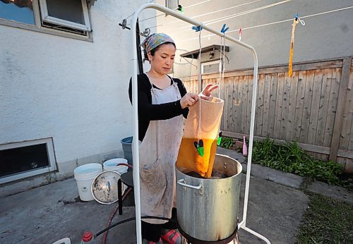 Ruth Bonneville / Free Press

49.8 The CREATORS - Michino 

Michino Tsuboi Phillips  in her home workshop and dyeing and hanging material on the line.  

Story: 49.8 The Creators
Michino makes hand-dyed aprons from heavy cottons and denims. She uses plants and flowers which she grows in her backyard to dye the materials which she then converts into bags.  

Photos of her in her workshop and  in the dyeing process outside her home her back garden. 

AV Kitching 
Writer, Arts & Life, The Free Press

May 23rd, 2024
