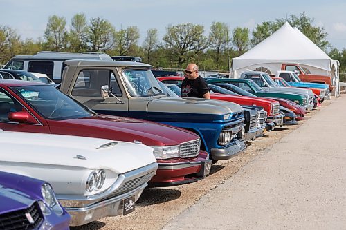 MIKE DEAL / FREE PRESS
Richard Janzen who ran a garage for 38 years is looking for a fixer upper at this years auction.
Craig Collingridge and his family are holding one of western Canada&#x2019;s largest auto auctions this weekend at Associated Auto Auction, 7130 Roblin Blvd.
240530 - Thursday, May 30, 2024.