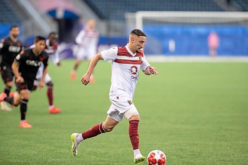 BROOK JONES / FREE PRESS.
Valour FC hosts visiting Vancouver FC in Canadian Premier League soccer action at Princess Auto Stadium in Winnipeg, Man., Sunday, June 2, 2024. Valour FC earned a 2-0 victory over Vancouver FC. Pictured: Valour FC defender Roberto Alarcon controls the soccer ball during second half action.