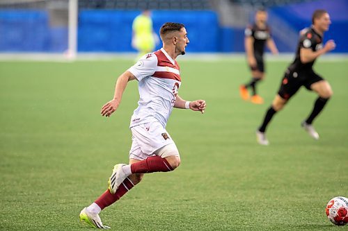 BROOK JONES / FREE PRESS.
Valour FC hosts visiting Vancouver FC in Canadian Premier League soccer action at Princess Auto Stadium in Winnipeg, Man., Sunday, June 2, 2024. Valour FC earned a 2-0 victory over Vancouver FC. Pictured: Valour FC defender Roberto Alarcon controls the soccer ball during second half action.