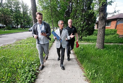 JOHN WOODS / FREE PRESS
Tuxedo by-election PC candidate Lawrence Pinsky, centre, and volunteers canvass on Renfrew Street for the upcoming election Tuesday, June 4, 2024. 

Reporter: carol