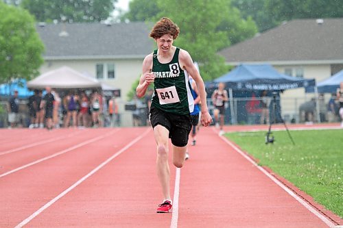 Neelin's Nathan Simard won a bronze medal in the varsity boys' 1,500-metre at high school track and field provincials in Brandon last year. He's the top-ranked athlete in the event taking place today in Winnipeg. (Thomas Friesen/The Brandon Sun)