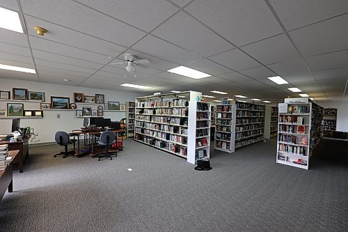 The main room of the Killarney branch of the Lakeland Regional Library. They currently have a tender out seeking a consultant to conduct a feasibility study on the construction of a new library. (Charlotte McConkey/The Brandon Sun)