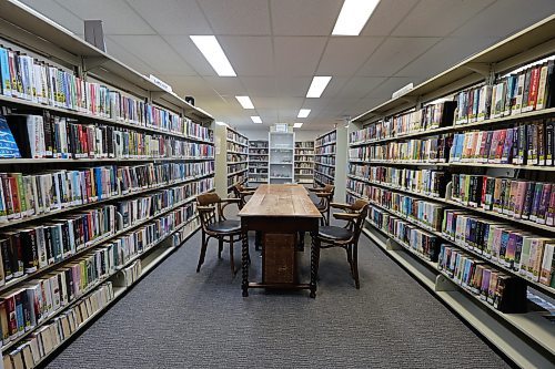 The sitting area of the library where guests can read. A bigger space would allow more seating and storage. (Charlotte McConkey/The Brandon Sun)