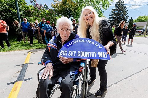 MIKE DEAL / FREE PRESS
Ray St. Germain and his wife Glory during the honorary renaming of St. Michael Road in St. Vital to Big Sky Country Way, Friday morning.
See Ben Waldman story
240607 - Friday, June 07, 2024.