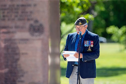 BROOK JONES / FREE PRESS
The Royal Winnipeg Rifles Association host an 80th D-Day anniversary ceremony at Vimy Ridge Park in Winnipeg, Man., Saturday, June 8, 2024. Pictured: Retired Col. Robert Poirier speaks during the commemoration ceremony as a monument in honour of the Royal Winnipeg Rifles appears in the foreground.