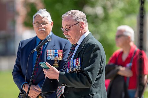 BROOK JONES / FREE PRESS
The Royal Winnipeg Rifles Association host an 80th D-Day anniversary ceremony at Vimy Ridge Park in Winnipeg, Man., Saturday, June 8, 2024. Pictured: Retired Lt.-Col. John Robins reads a poem during the commemoration ceremony.