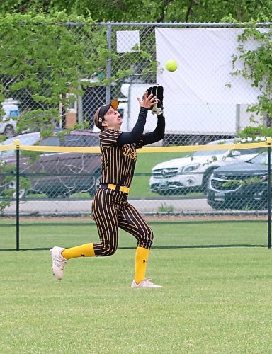 Under-15 AAA Westman Magic left fielder Katie Bell of Brandon  (37) makes a fine running catch against Central Energy during the Wheat City Classic at Ashley Neufeld Softball Complex on Sunday. (Perry Bergson/The Brandon Sun)
June 9, 2024