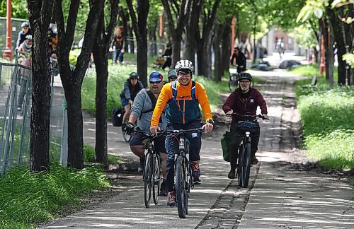 JOHN WOODS / FREE PRESS
Adrian Alphonso leads Bezhig Miigwan reconciliation bike ride from the CMHR to the National Centre for Truth and Reconciliation in Winnipeg Sunday, June 9, 2024. 

Reporter: ?