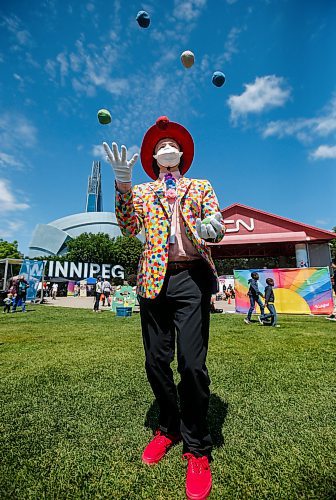 JOHN WOODS / FREE PRESS
&quot;T8 the Gr8&quot;, aka Tait Paulson, juggles during Kids Fest at the Forks in Winnipeg Sunday, June 9, 2024. 

Reporter: ?