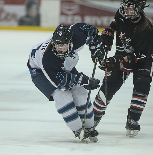 Justine Fredette, shown here playing hockey for the Shaftesbury Titans in Winnipeg in 2014 before her NCAA Division I career, works as a counsellor and says momentum is a large part of hockey, generally created by mistakes. (Winnipeg Free Press files)