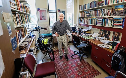 MIKE DEAL / FREE PRESS
Arthur Schafer, U of M prof, founding Director of the Centre for Professional and Applied Ethics at University of Manitoba in his office Tuesday morning.
See Katrina Clarke story
240611 - Tuesday, June 11, 2024.