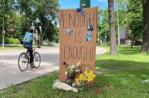 Ruth Bonneville / Free Press

Local - Cyclist memorial

A memorial is set up along Wellington Crescent where a 
 61-year-old cyclist  died after a hit-and-run on lastThursday morning.

According to the Winnipeg Police Service, emergency crews were called to the scene at Wellington Crescent near Cockburn Street North for a report of a motor vehicle collision involving a cyclist.

Officers say the 61-year-old man was taken to hospital in critical condition where he died.



June 13th, 2024