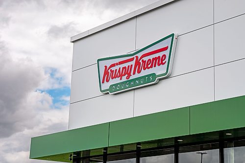 NIC ADAM / FREE PRESS
Krispy Kreme had the grand opening of its first Winnipeg location in the Sterling Lyon area Thursday afternoon.
240613 - Thursday, June 13, 2024.

Reporter: Eva Wasney
