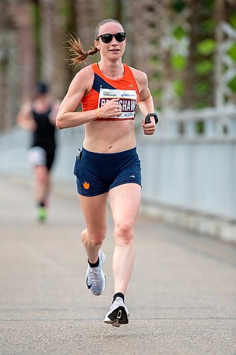 BROOK JONES / FREE PRESS
A runner crosses the BDI bridge as she competes in half marathon at the 46th Manitoba Marathon in Winnipeg, Man., Sunday, June 16, 2024.