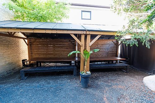 MIKE DEAL / FREE PRESS
The patio at Bonnie Day, 898 Westminster Avenue.
See Eva Wasney story
240617 - Monday, June 17, 2024.