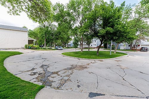 MIKE DEAL / FREE PRESS
Greensboro Bay
The condition of the streets in Waverley Heights. Specifically Augusta Drive and Greensboro Bay, showing potholes, crumbling curbs, cracks in the pavement.
240613 - Thursday, June 13, 2024.