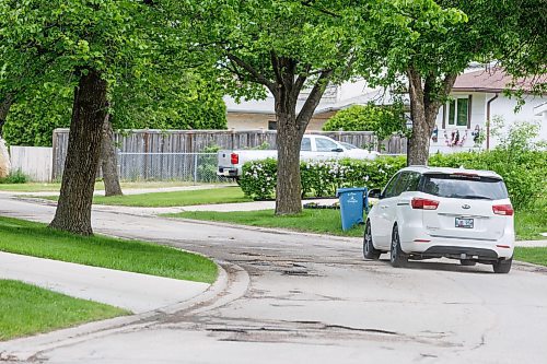 MIKE DEAL / FREE PRESS
The road conditions along the stretch of Augusta Drive between Lakeside Drive and Chancellor Drive is quiet bad.
The condition of the streets in Waverley Heights. Specifically Augusta Drive and Greensboro Bay, showing potholes, crumbling curbs, cracks in the pavement.
240613 - Thursday, June 13, 2024.