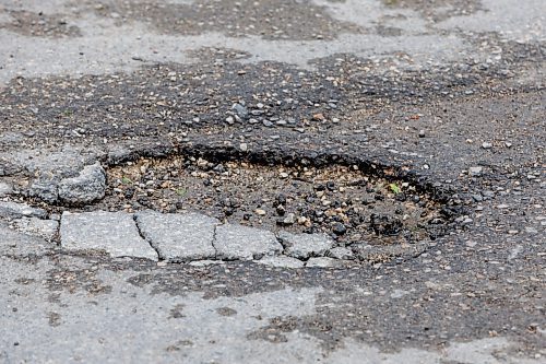 MIKE DEAL / FREE PRESS
The road conditions along the stretch of Augusta Drive between Lakeside Drive and Chancellor Drive is quiet bad.
The condition of the streets in Waverley Heights. Specifically Augusta Drive and Greensboro Bay, showing potholes, crumbling curbs, cracks in the pavement.
240613 - Thursday, June 13, 2024.