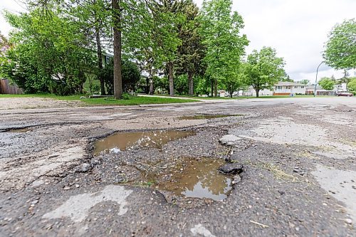 MIKE DEAL / FREE PRESS
The road conditions along the stretch of Augusta Drive between Lakeside Drive and Chancellor Drive is quiet bad.
The condition of the streets in Waverley Heights. Specifically Augusta Drive and Greensboro Bay, showing potholes, crumbling curbs, cracks in the pavement.
240613 - Thursday, June 13, 2024.