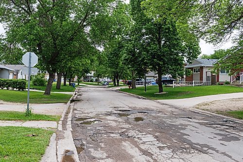 MIKE DEAL / FREE PRESS
The road conditions along the stretch of Augusta Drive between Lakeside Drive and Chancellor Drive is quiet bad.
The condition of the streets in Waverley Heights. Specifically Augusta Drive and Greensboro Bay, showing potholes, crumbling curbs, cracks in the pavement.
240613 - Thursday, June 13, 2024.