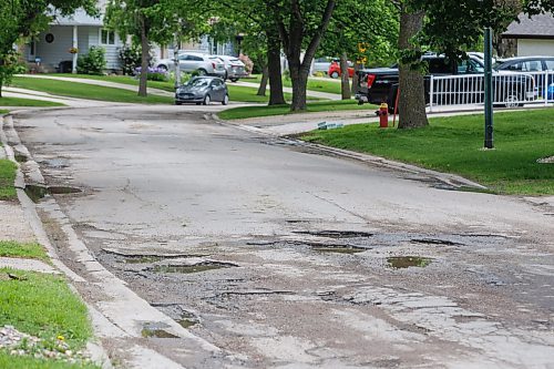 MIKE DEAL / FREE PRESS
The road conditions along the stretch of Augusta Drive between Lakeside Drive and Chancellor Drive is quiet bad.
The condition of the streets in Waverley Heights. Specifically Augusta Drive and Greensboro Bay, showing potholes, crumbling curbs, cracks in the pavement.
240613 - Thursday, June 13, 2024.