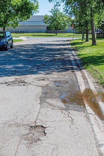 MIKE DEAL / FREE PRESS
The road conditions along the stretch of Augusta Drive between Lakeside Drive and Chancellor Drive is quiet bad.
The condition of the streets in Waverley Heights. Specifically Augusta Drive and Greensboro Bay, showing potholes, crumbling curbs, cracks in the pavement.
240613 - Thursday, June 13, 2024.