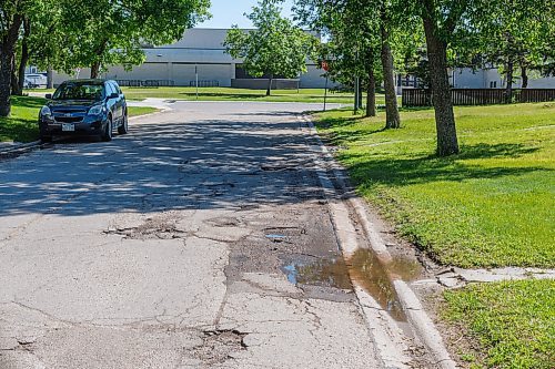 MIKE DEAL / FREE PRESS
The road conditions along the stretch of Augusta Drive between Lakeside Drive and Chancellor Drive is quiet bad.
The condition of the streets in Waverley Heights. Specifically Augusta Drive and Greensboro Bay, showing potholes, crumbling curbs, cracks in the pavement.
240613 - Thursday, June 13, 2024.