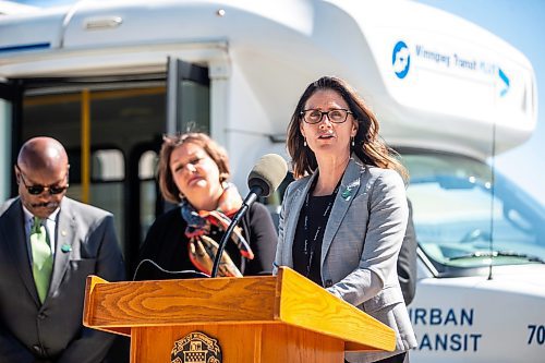 MIKAELA MACKENZIE / FREE PRESS

Teresa Platt, manager of client services at Winnipeg Transit, speaks at an announcement of new self-service trip booking and fare payment options for Winnipeg Transit Plus at a press conference on Monday, June 17, 2024. 

For Jura story.

