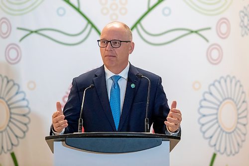 BROOK JONES / FREE PRESS
Winnipeg mayor Scott Gillingham talks about his memories of the downtown Hudson's Bay Co. building and also speaks about how the city is supporting a model of economic reconciliation through the Southern Chiefs' Organization's vision during funding announcement for the Wehwehneh Bahgahkinahgohn Project at the site of the former Hudson's Bay Company building in downtown Winnipeg, Man., Friday, May 24, 2024. Infrastructure Canada is investing $25 million  while PrairiesCan is investing $6 million for the redevelopment of the former Hudson&#x2019;s Bay building into a housing and cultural hub for Indigenous people.